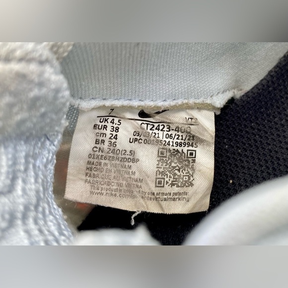 Nike React Infinity Flyknit 2 Sneakers Women’s - Picture 7 of 9